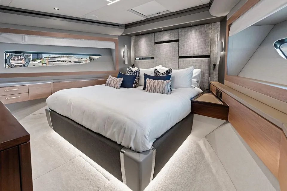 Dolce Far Niente, 2026 Sunseeker 88 Yacht, photo 104