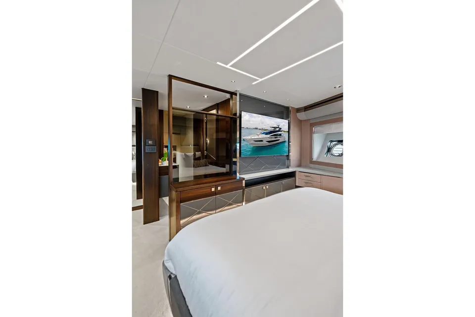 Dolce Far Niente, 2026 Sunseeker 88 Yacht, photo 106