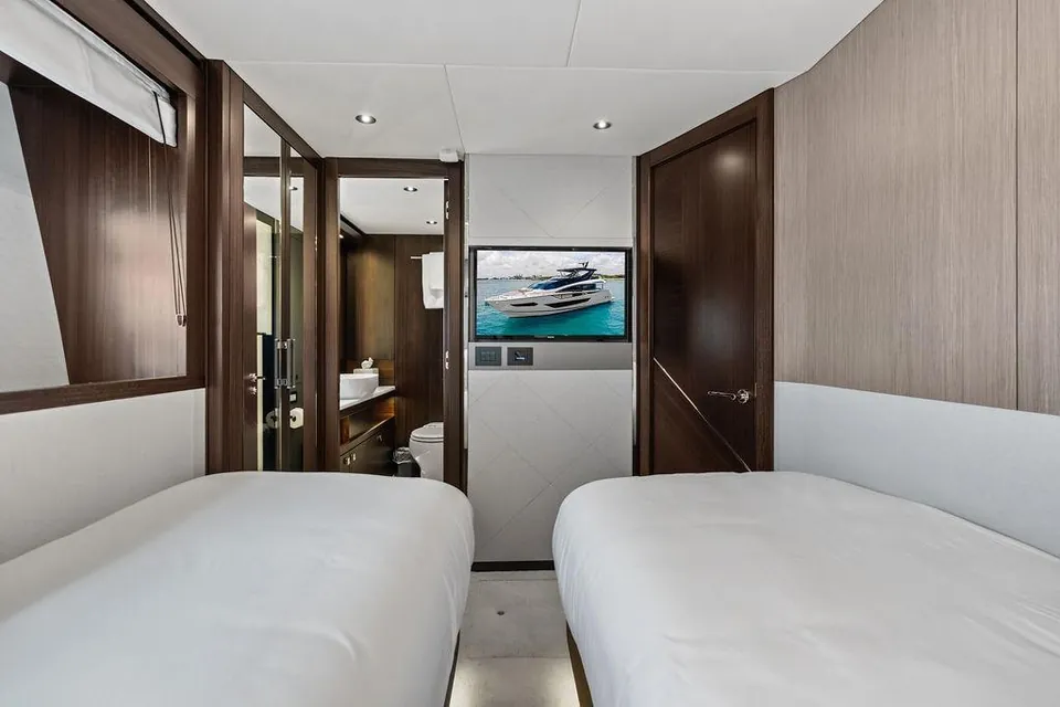 Dolce Far Niente, 2026 Sunseeker 88 Yacht, photo 112