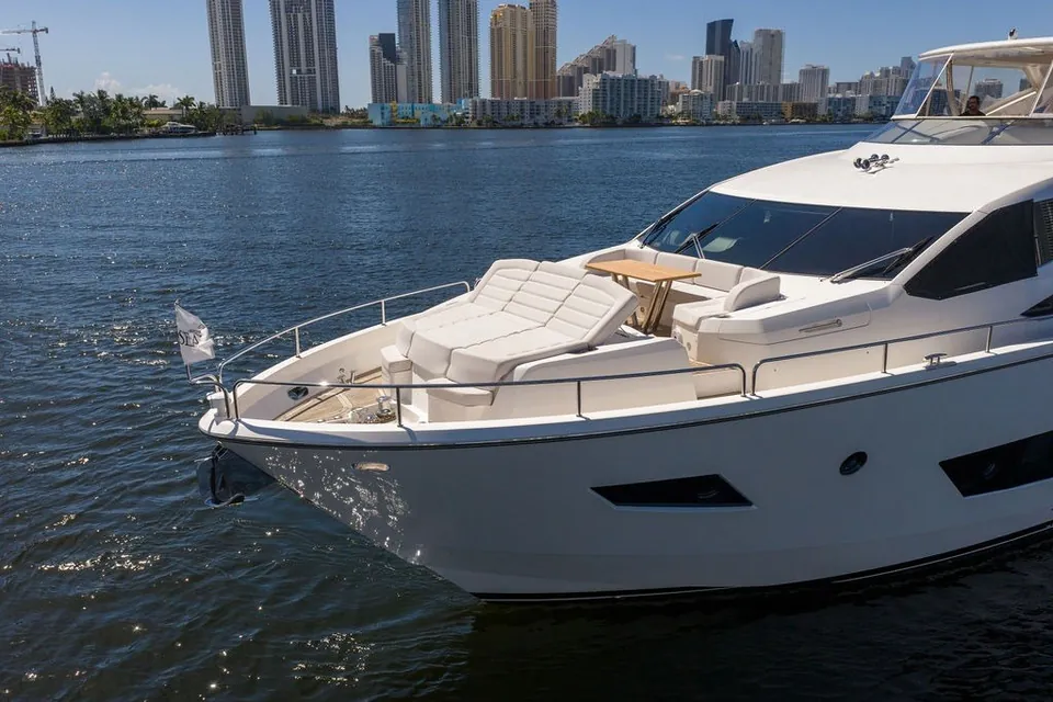 Sea Zar, 2019 Sunseeker 86 Yacht, photo 8