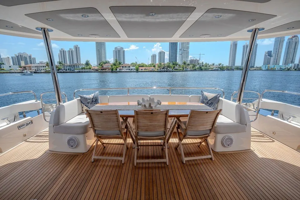 Sea Zar, 2019 Sunseeker 86 Yacht, photo 37
