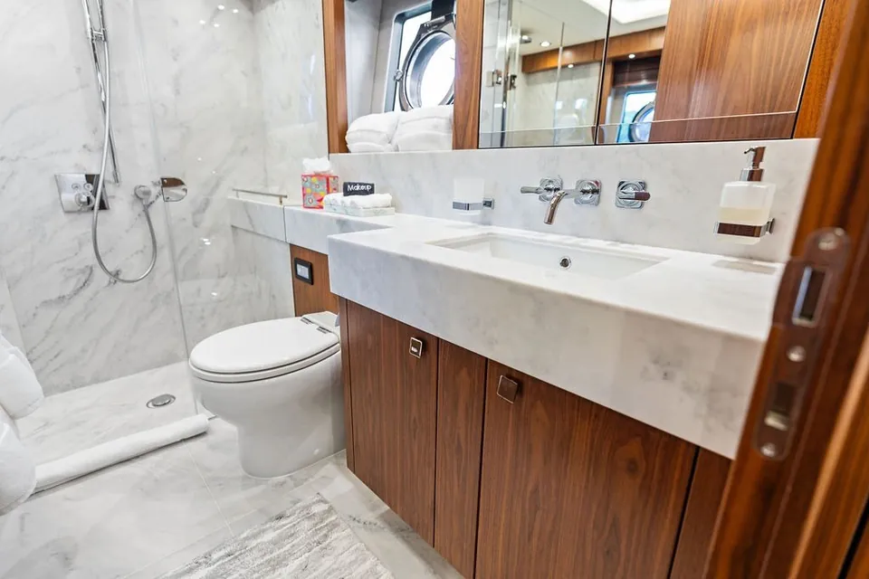Sea Zar, 2019 Sunseeker 86 Yacht, photo 101