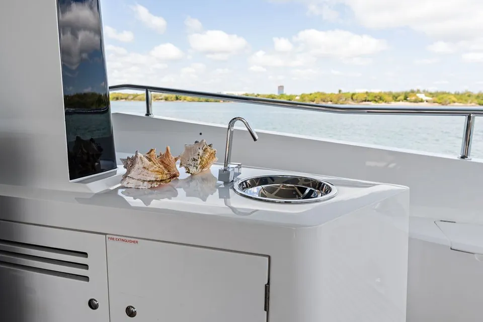 Sea Zar, 2019 Sunseeker 86 Yacht, photo 105