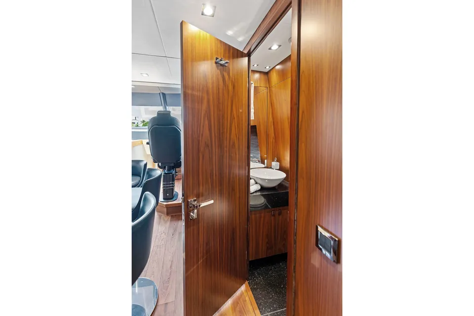 Sea Zar, 2019 Sunseeker 86 Yacht, photo 140