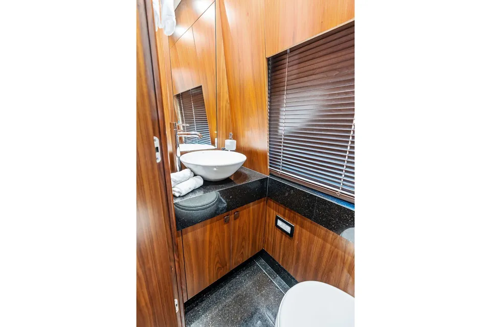Sea Zar, 2019 Sunseeker 86 Yacht, photo 141