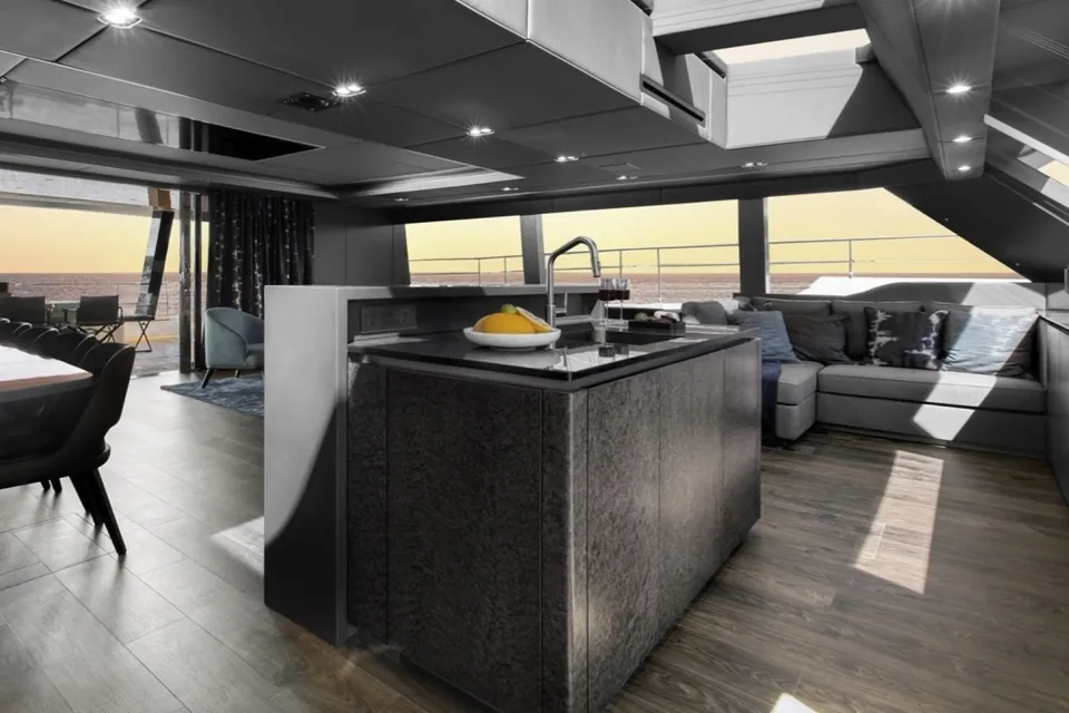 Mo Chuang Hao, 2020 Sunreef Yachts 80 Sunreef Power, photo 3