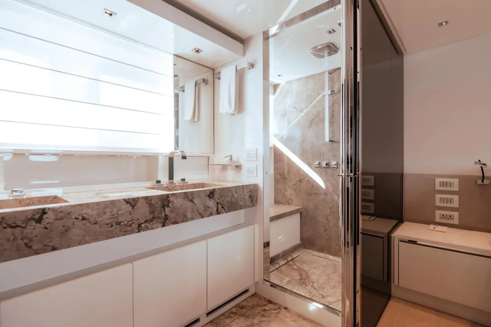 TNT Leisure, 2019 Sanlorenzo SL86, photo 19