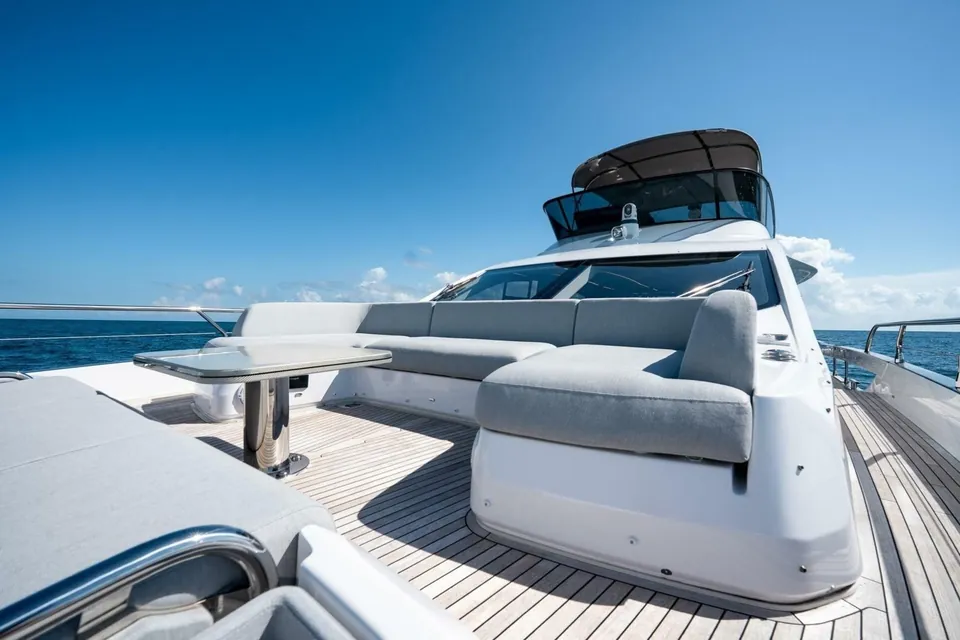 A Checkered Past, 2024 Azimut S7, photo 3