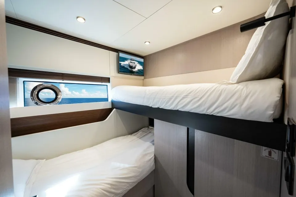 A Checkered Past, 2024 Azimut S7, photo 33