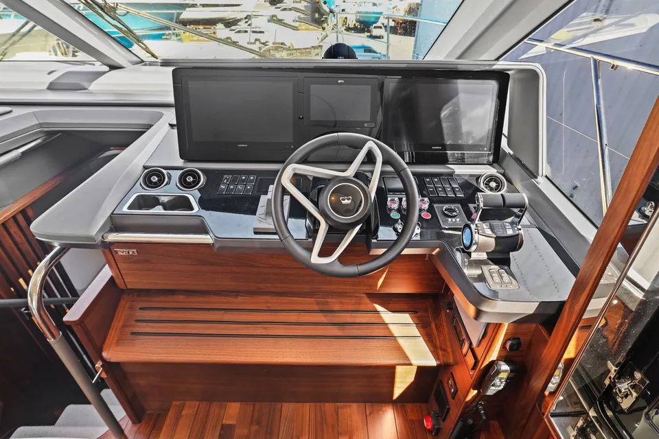 2026 Princess F65, photo 4