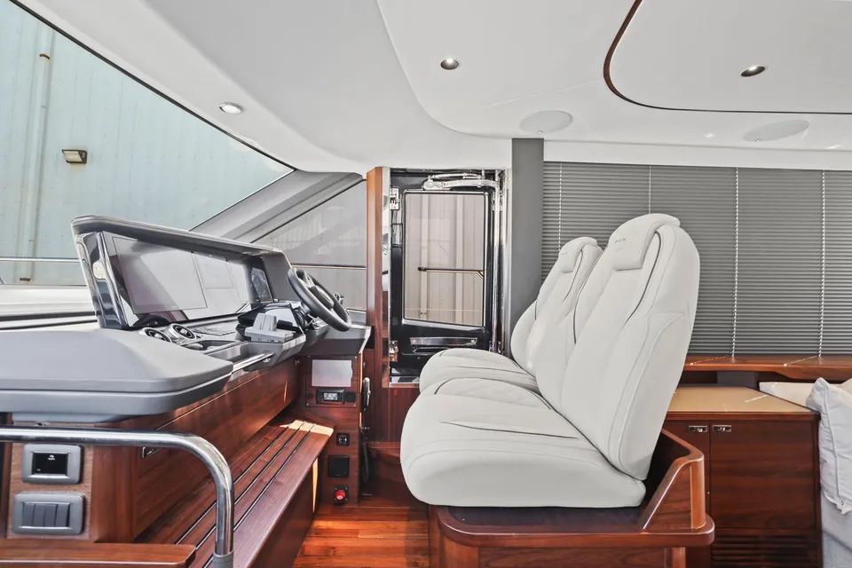 2026 Princess F65, photo 5