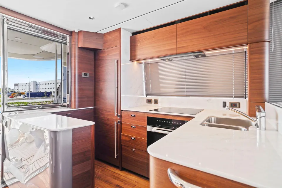 2026 Princess F65, photo 8