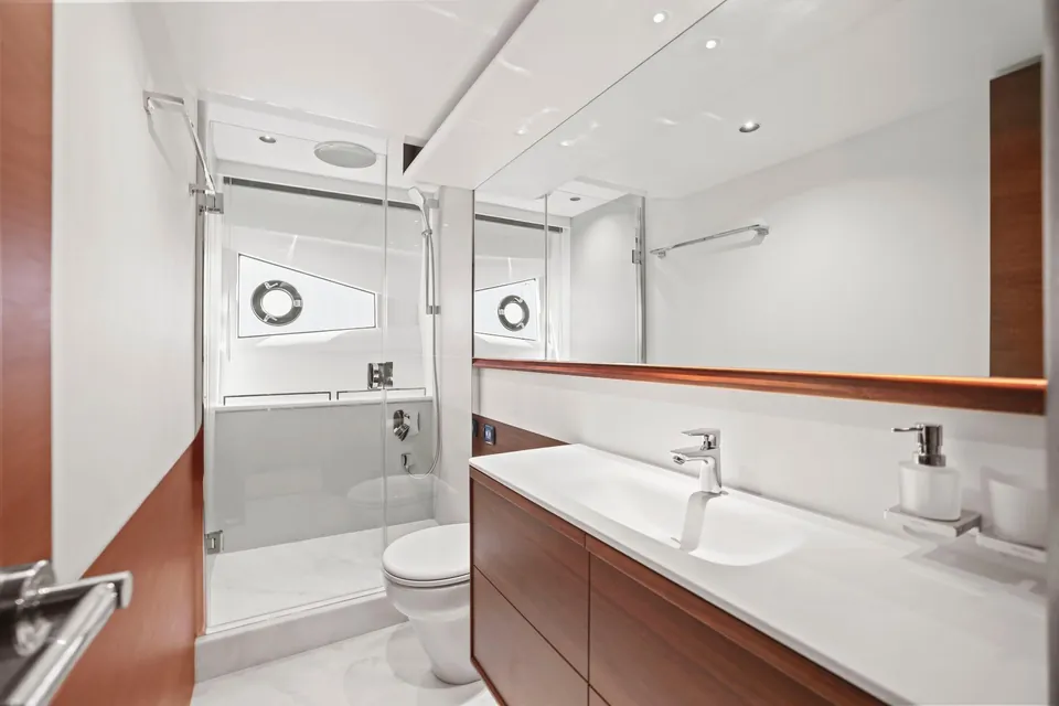 2026 Princess F65, photo 23