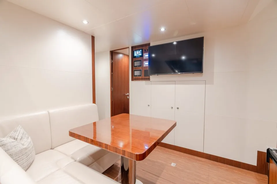 Zephyr, 2019 Ocean Alexander 100 Motoryacht, photo 8