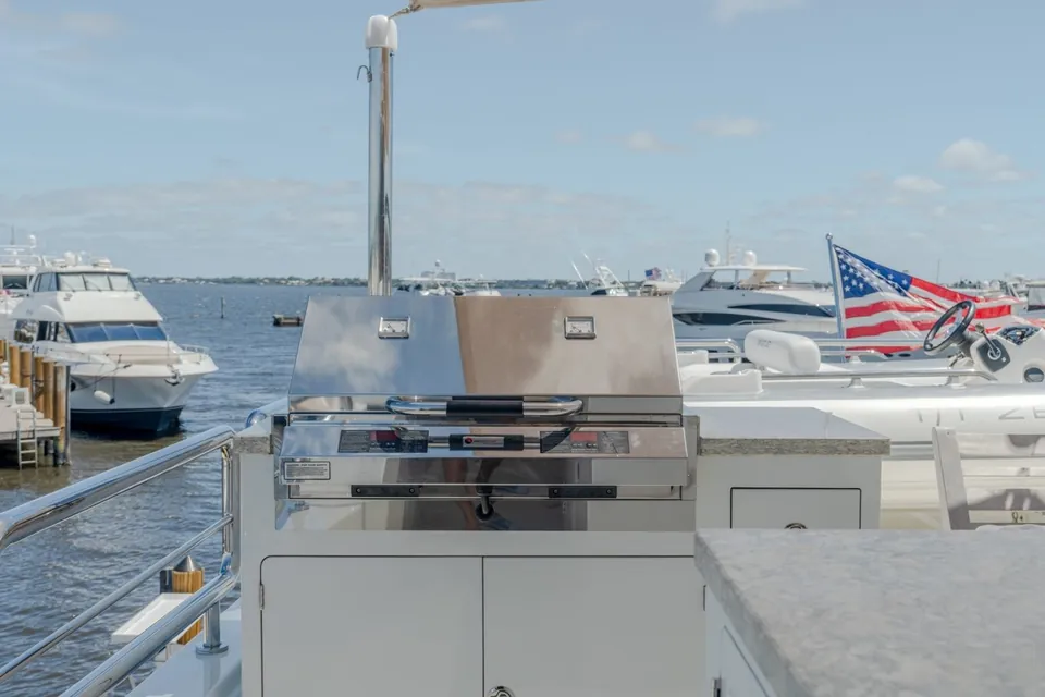 Zephyr, 2019 Ocean Alexander 100 Motoryacht, photo 16
