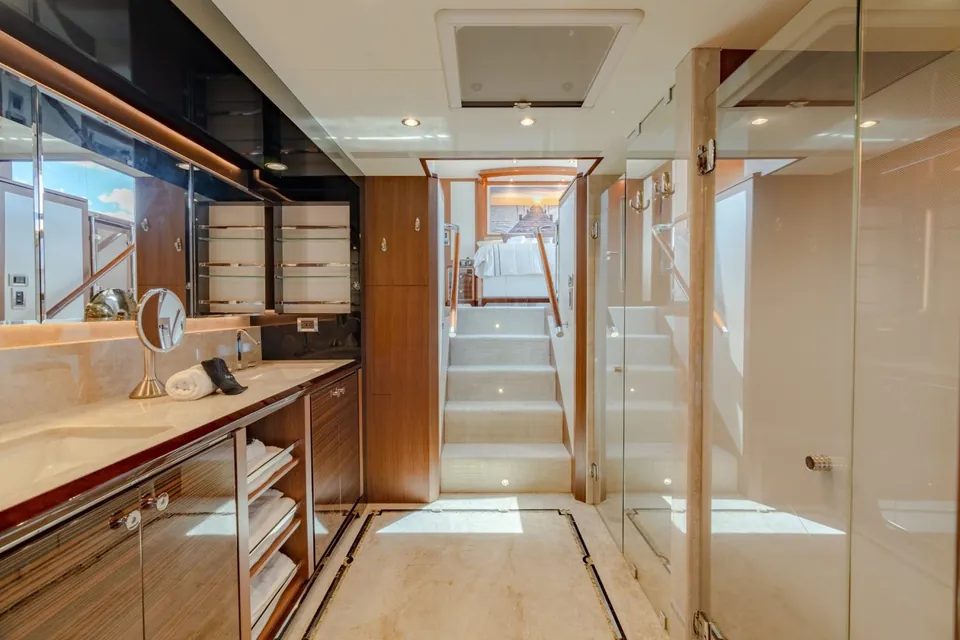 Zephyr, 2019 Ocean Alexander 100 Motoryacht, photo 59
