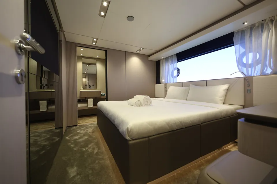 2022 Ferretti 1000, photo 48