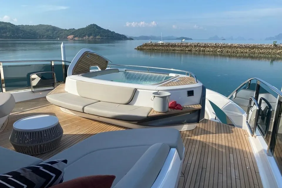 2022 Princess X95, photo 35