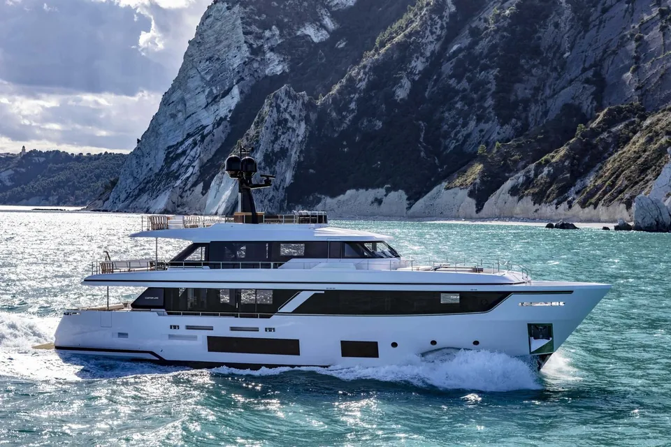 2024 Custom Line Navetta 30, photo 1