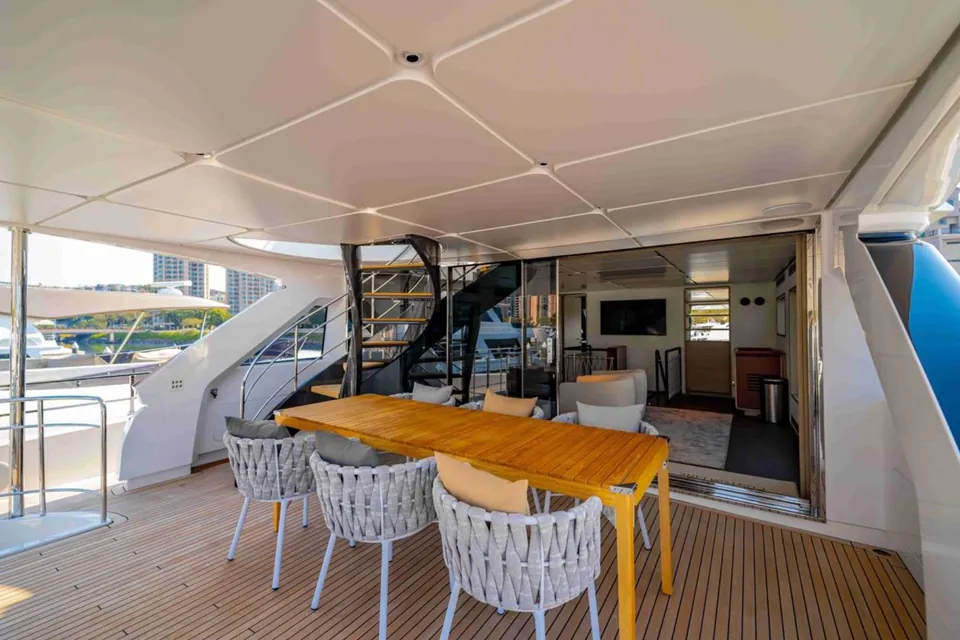2024 Custom Line Navetta 30, photo 8