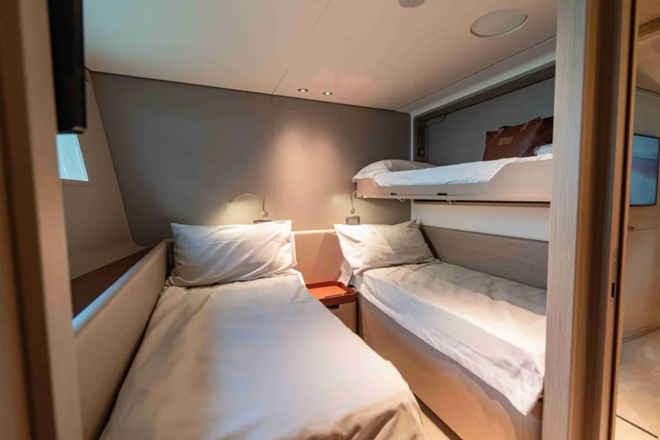 2024 Custom Line Navetta 30, photo 27