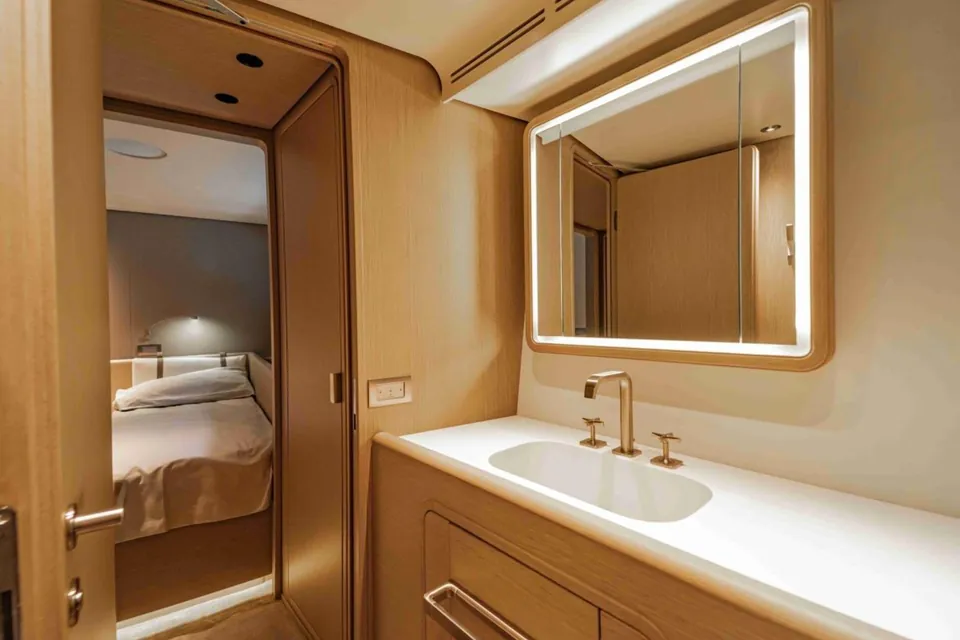 2024 Custom Line Navetta 30, photo 31