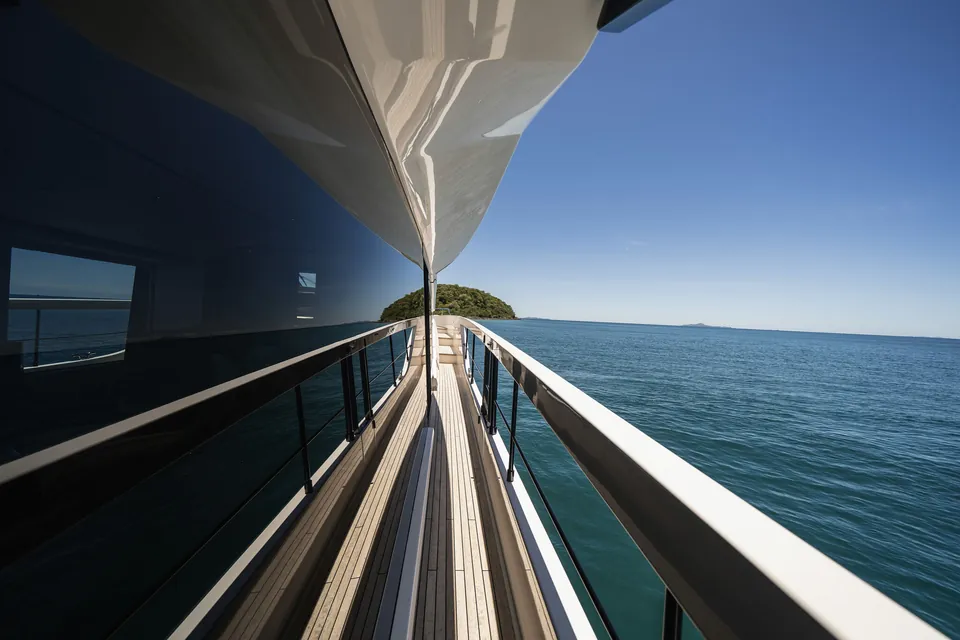 2023 Ferretti 860, photo 10