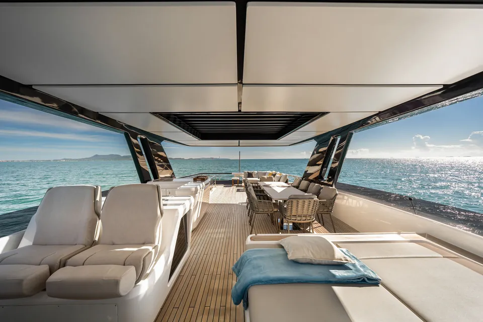 2023 Ferretti 860, photo 11