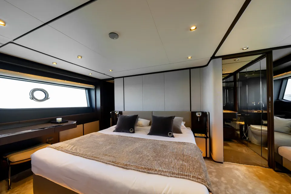 2023 Ferretti 860, photo 42