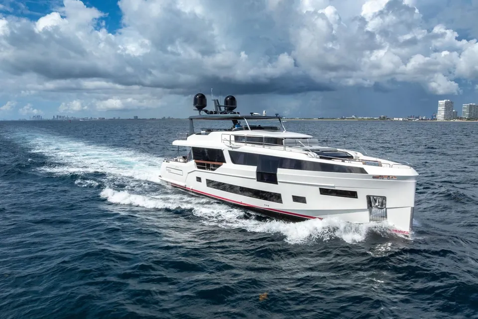 My Way, 2021 Sirena Yachts 88, photo 1