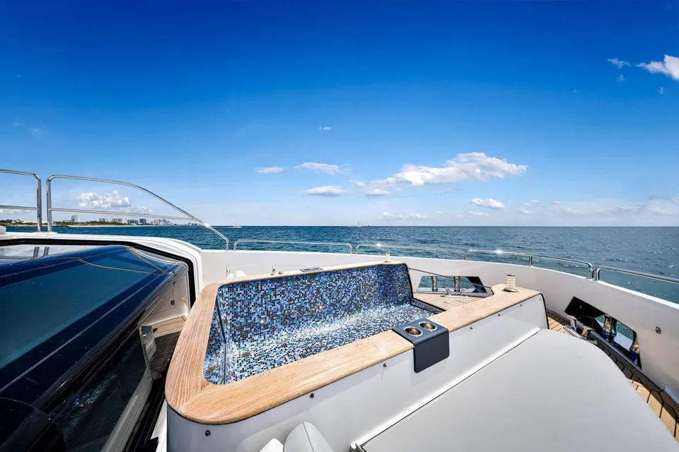 My Way, 2021 Sirena Yachts 88, photo 33