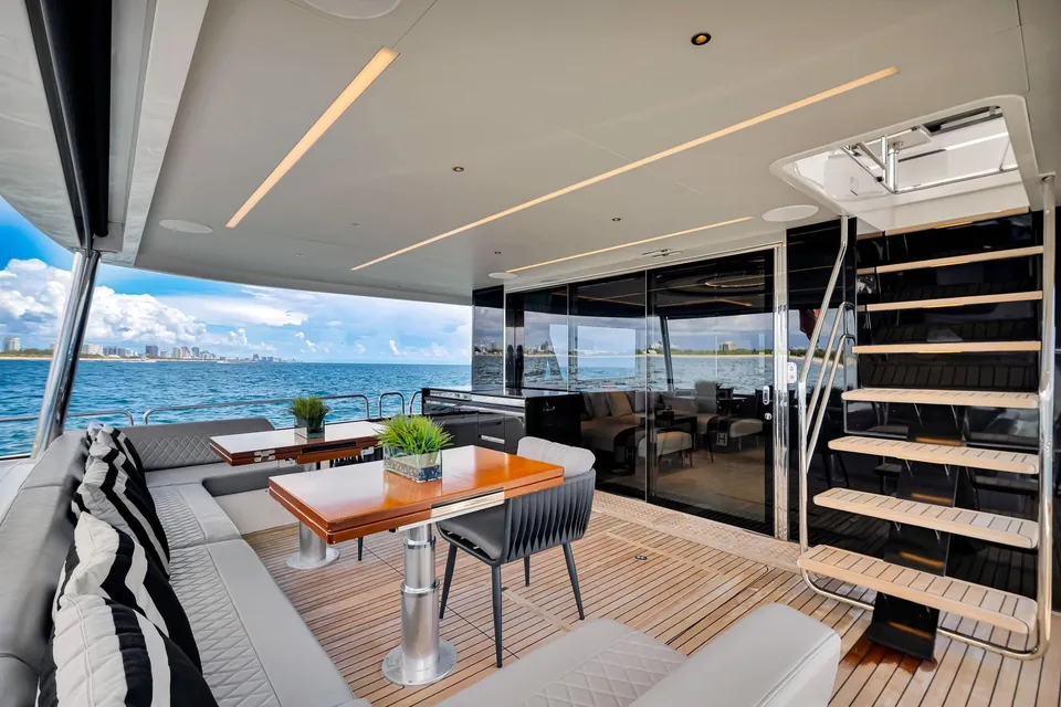 My Way, 2021 Sirena Yachts 88, photo 44