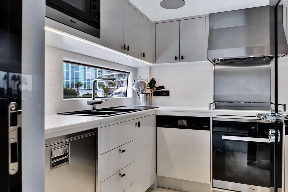 My Way, 2021 Sirena Yachts 88, photo 58