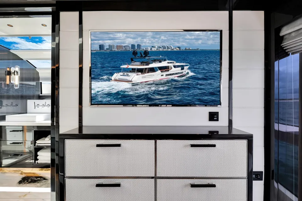 My Way, 2021 Sirena Yachts 88, photo 71