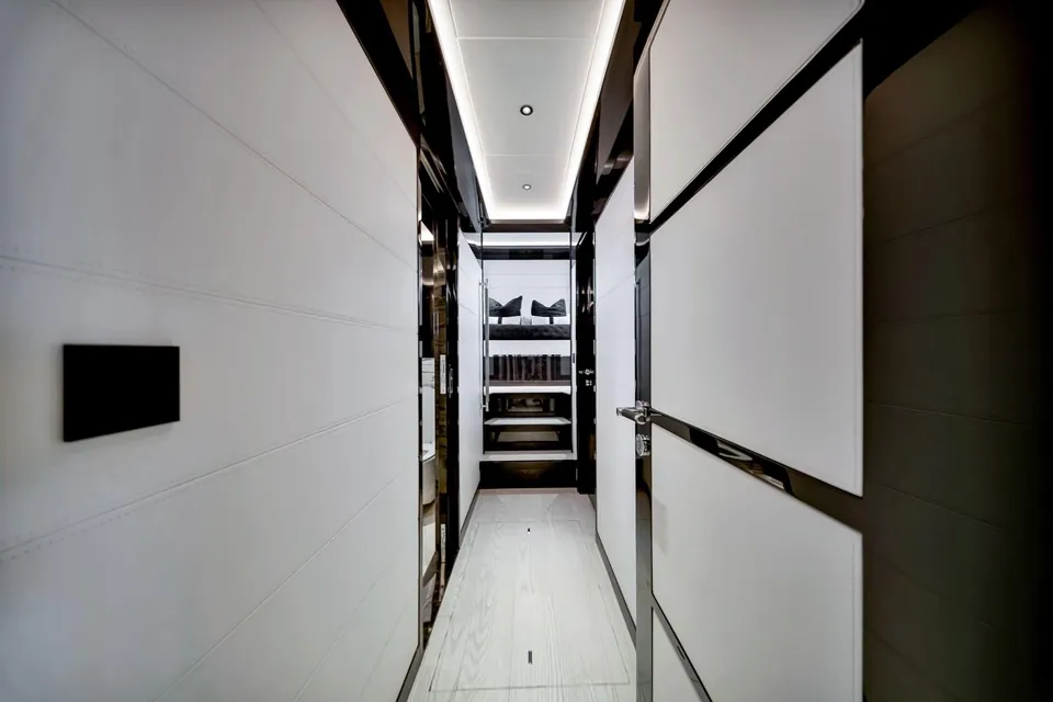 My Way, 2021 Sirena Yachts 88, photo 95
