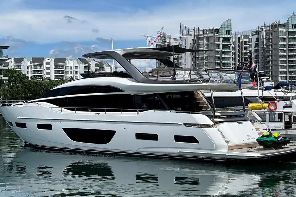 Starlight, 2021 Princess Y85, photo 1