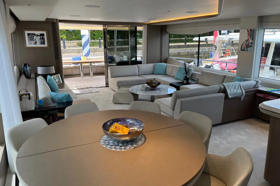 Starlight, 2021 Princess Y85, photo 10