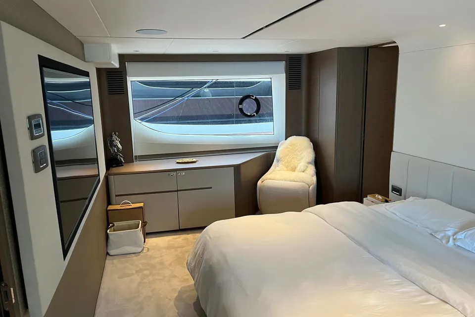 Starlight, 2021 Princess Y85, photo 16
