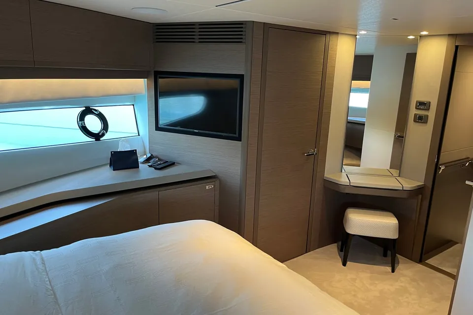 Starlight, 2021 Princess Y85, photo 24