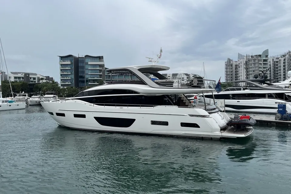 Poseidon XII, 2022 Princess Y85, photo 1