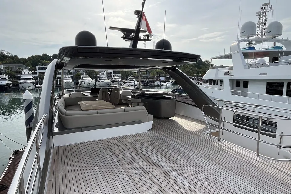 Lilyan, 2023 Princess Y85, photo 34