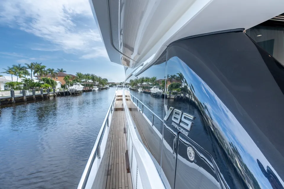 Kaos, 2019 Princess Y85, photo 22