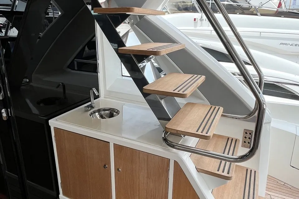 2019 Sunseeker 76 Yacht, photo 8