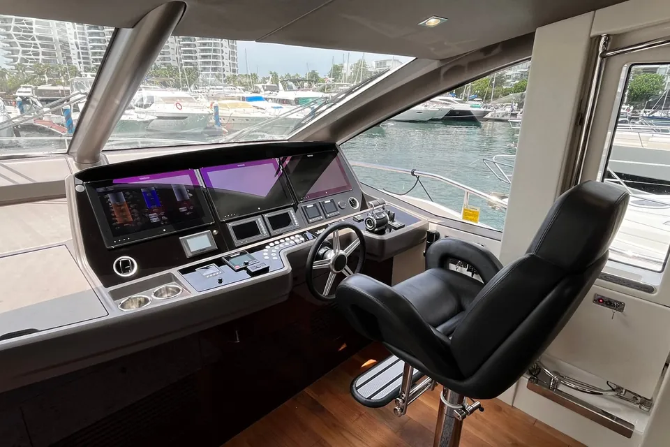 2019 Sunseeker 76 Yacht, photo 12