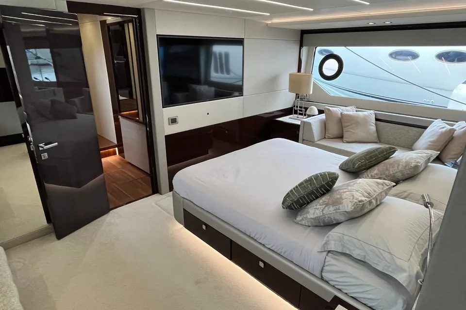 2019 Sunseeker 76 Yacht, photo 18