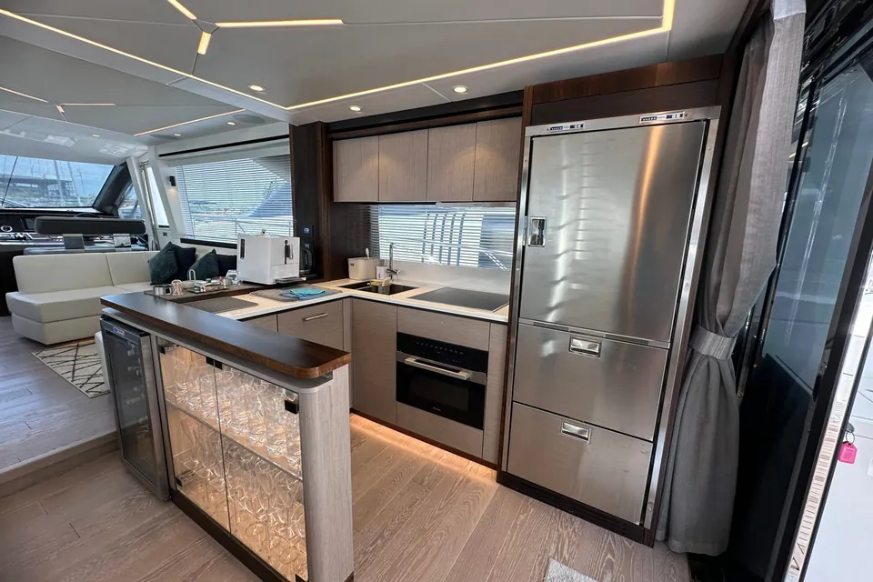 Peter Pan, 2021 Sunseeker Manhattan 68 (Mk1), photo 12