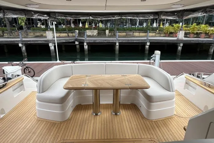 Bao Yue, 2024 Princess F65, photo 11