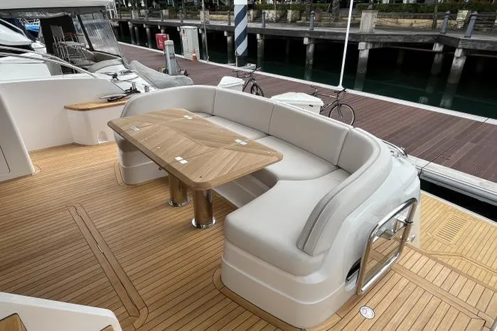 Bao Yue, 2024 Princess F65, photo 13