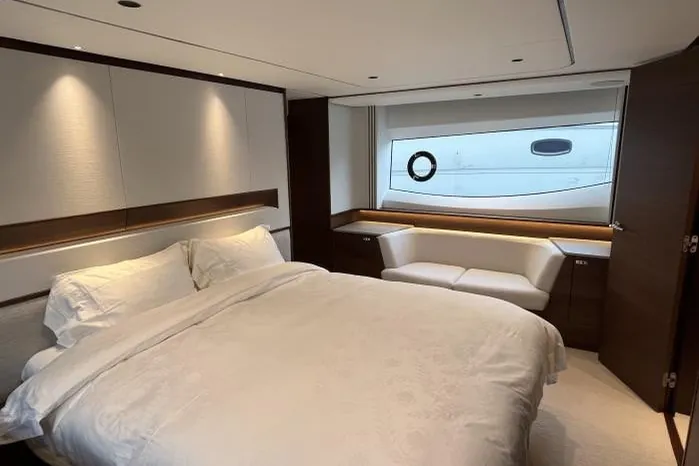 Bao Yue, 2024 Princess F65, photo 31