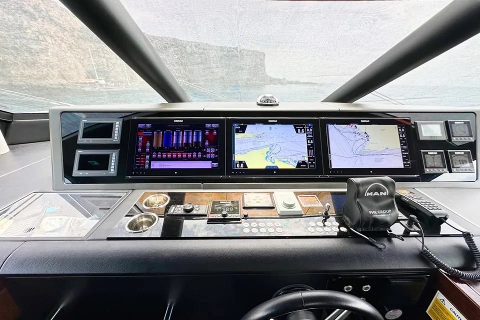 Everdeen, 2018 Sunseeker 95 Yacht, photo 1